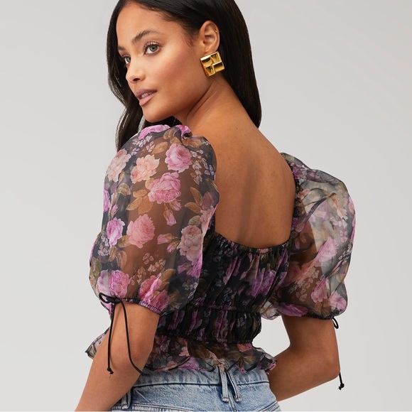 FOR LOVE &‎ LEMONS
SUNSHINE CROP TOP Size Small - Picture 2 of 5